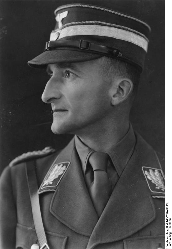 Fink von Finkenstein vestido como SA-Obergruppenführer del SA-Gruppe Schlesien de Breslau