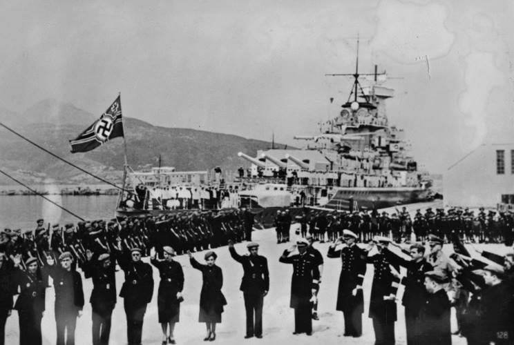 El Admiral Graf Spee el 27 de abril de 1939 en Ceuta