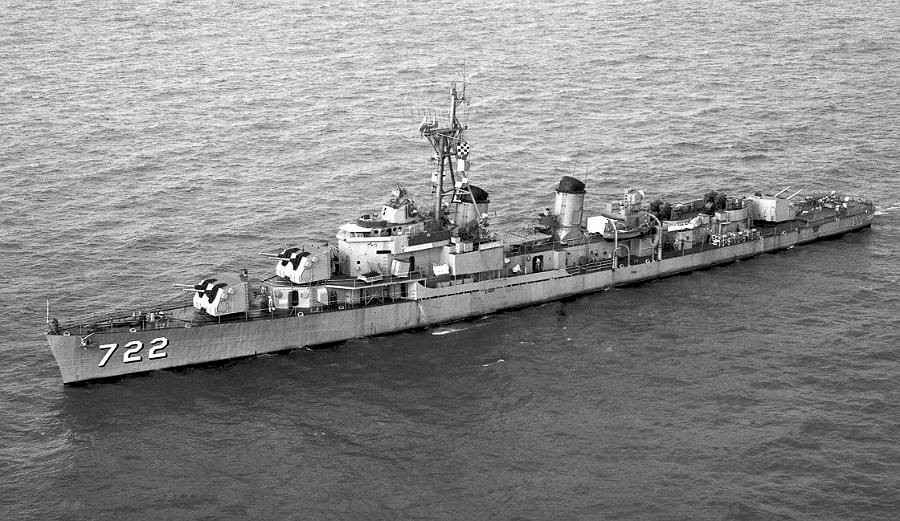 USS Barton DD 722. Construido en 1943