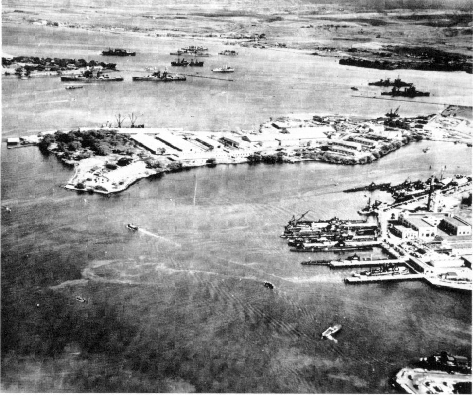 3 de octubre de 1941. Vista aérea de la base de submarinos