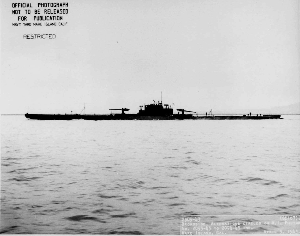 El USS Narwhal SS-167 en Mare Island, el 3 de Abril de 1943