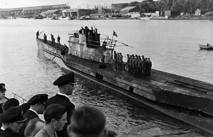 U-Boot UA saliendo de su base