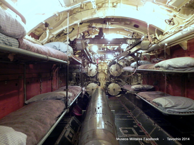 Sala Torpedos de Popa y camas de la tripulación