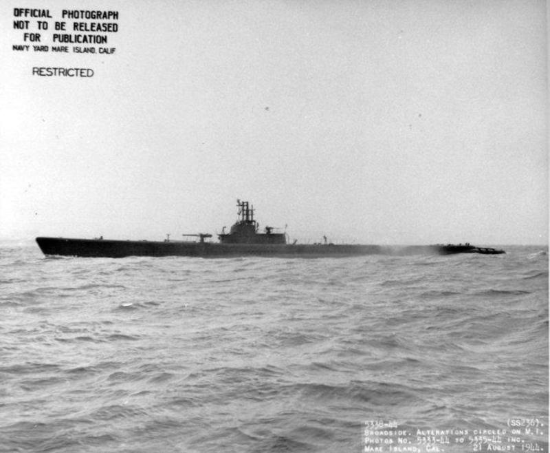 El Silversides SS-236 frente a Mare Island el 2 de febrero de 1942