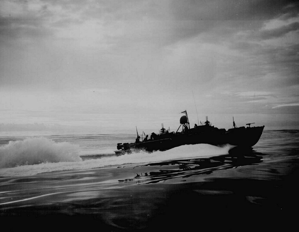 Lancha torpedera en 1943 frente a Nueva Guinea
