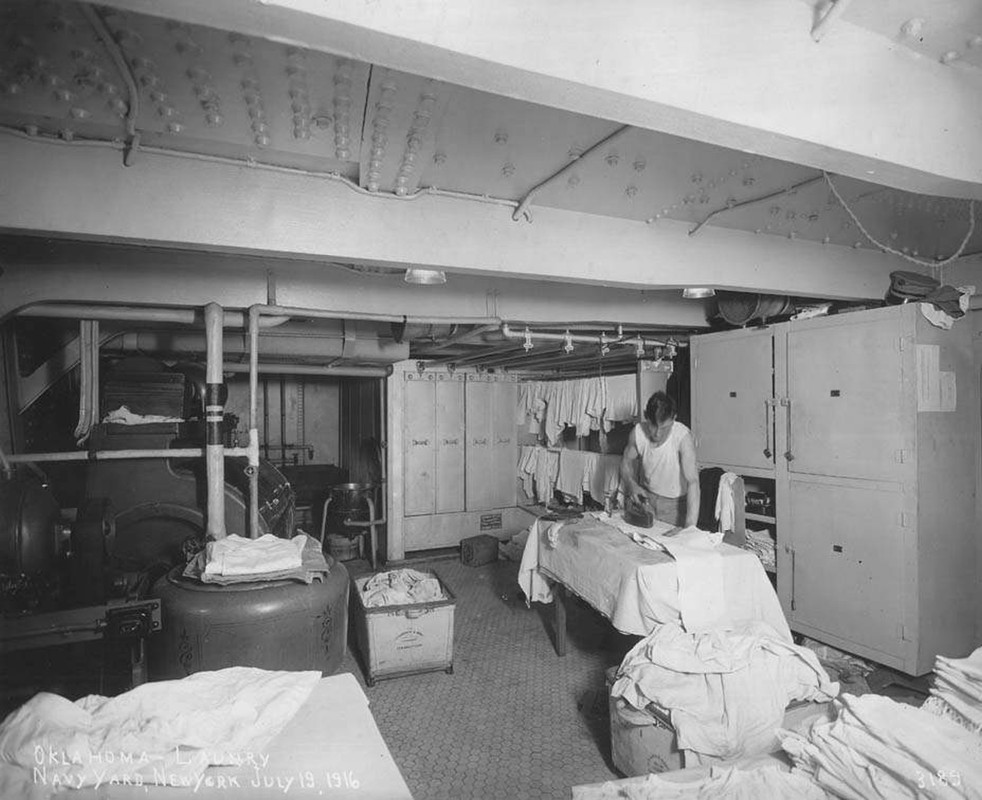 Lavandería del USS Oklahoma BB-37 el 19 de Julio de 1916