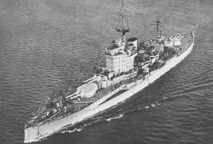El HMS Warspite durante la Guerra Civil Española