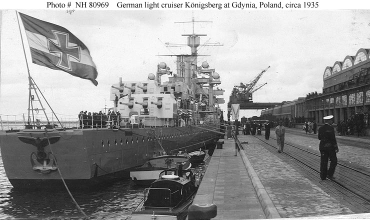 El crucero ligero Königsberg en Gdynia, Polonia. Alrededor de 1935