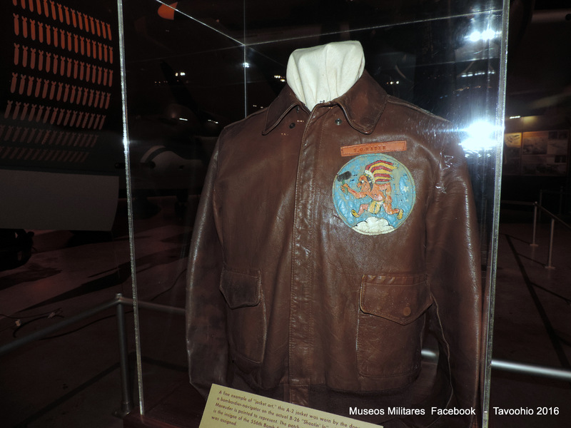 A-2 Flying Jacket - Col Thomas O. Raders - Bombardero-Navegador - WWII - B-26 Marauder Shootin In - National Museum of the USAF