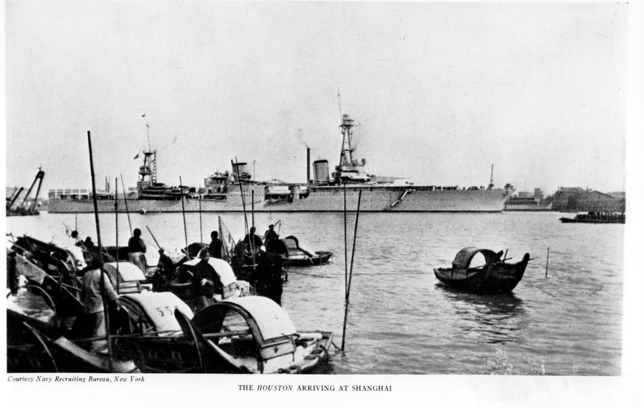 USS Houston CA 30 legando a Shanghai alrededor de 1931