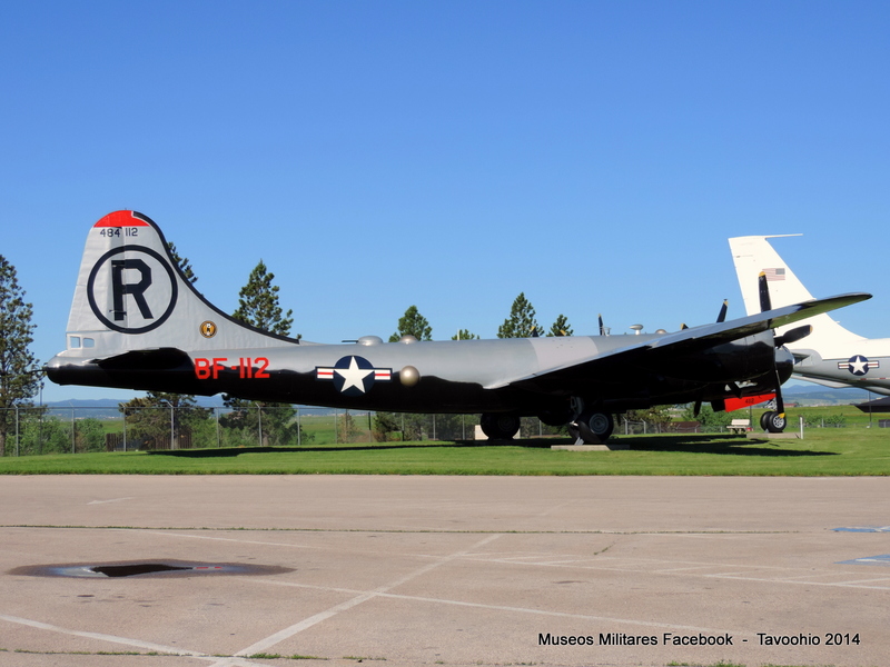 KB-29M Superfortress B-29 44-87779 Legal Eagle II - Este avión se mantuvo guardado hasta que se envió para pruebas de bombardeo en China Lake y luego fue recuperado para el museo. South Dakota Air and Space Museum