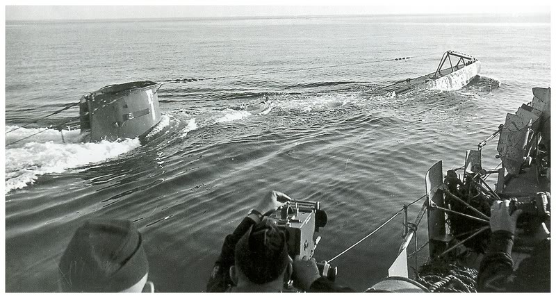El U-58 Emerge frente a las cámaras de la Kriegsmarine