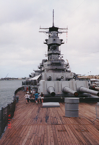 Vista de la cubierta principal del USS Wiscounsin