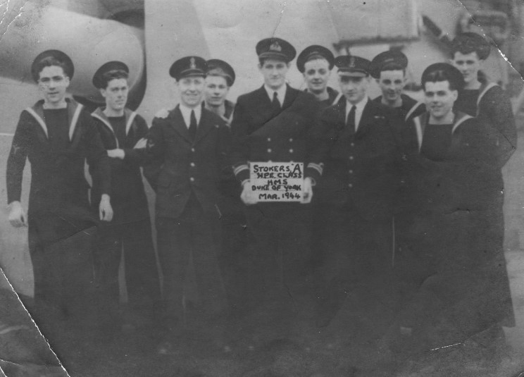 Marzo de 1944, fogoneros del HMS Duke of York