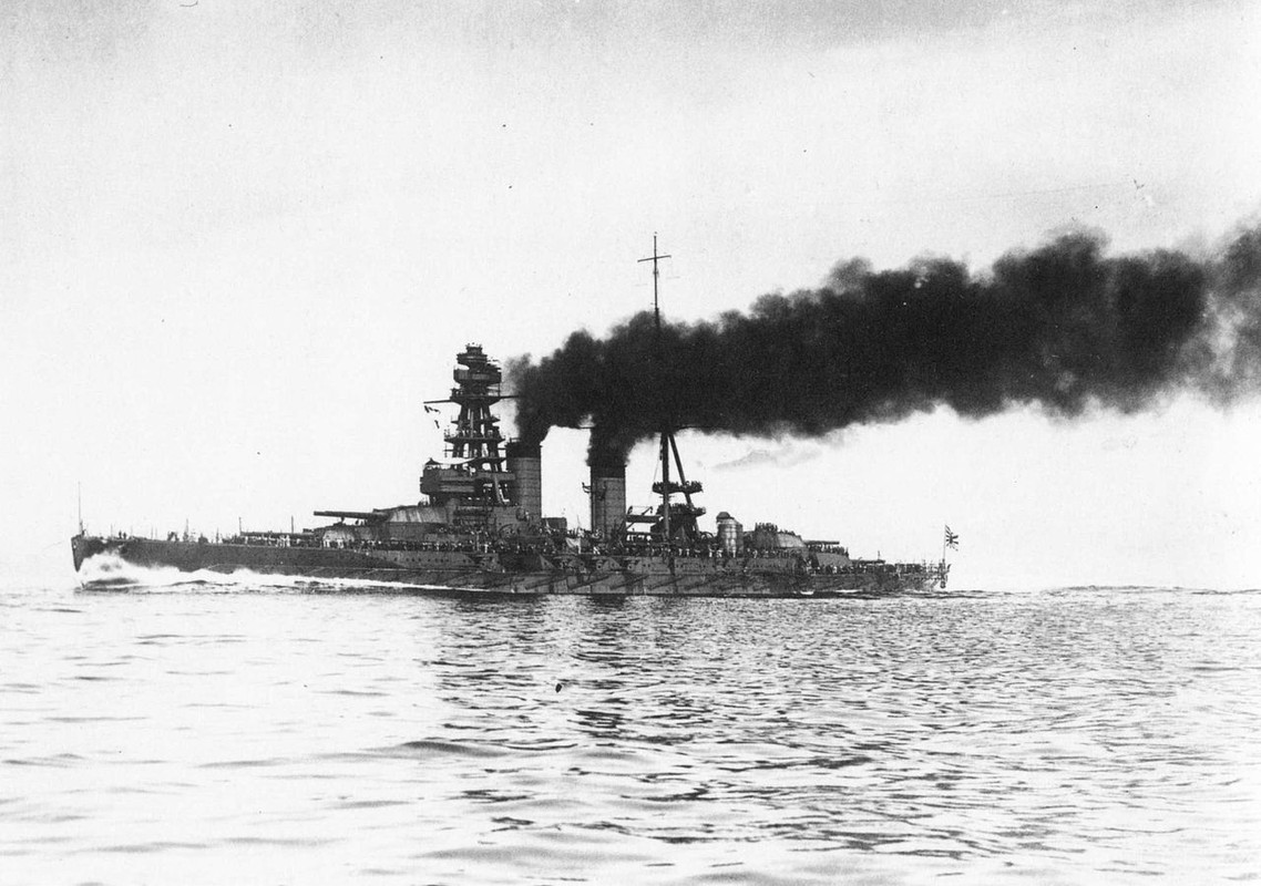 El IJN Nagato durante sus pruebas de mar, el 30 de Septiembre de 1920