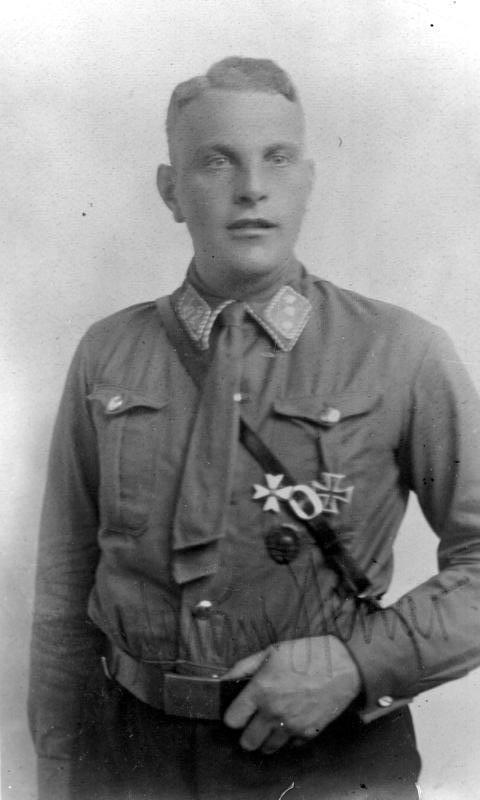 Edmund Heines como SA-Sturmführe en 1922