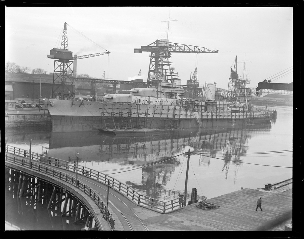El USS Northampton durante su construcción