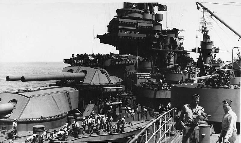 El USS Texas el 15 de Abril de 1945