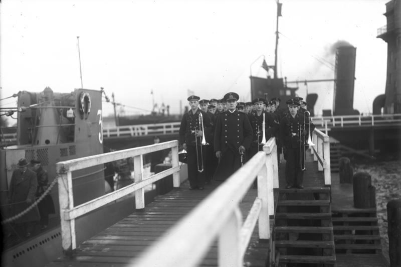 Ceremonia de entrega a la Kriegsmarine del U-36 en diciembre de 1936