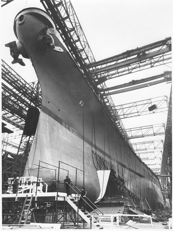 Vista del USS Missouri BB-63 el día de su botadura en el New York Navy Yard el 29 de enero de 1944