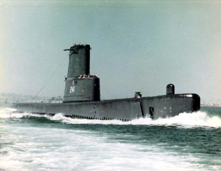 USS Bashaw SS 241. Construido en 1943