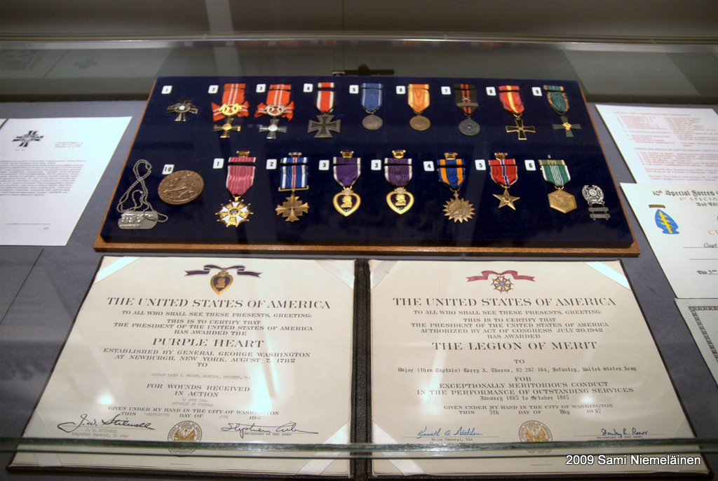 Sus medallas se encuentran actualmente en el Museo de Guerra de Helsinki, Finlandia