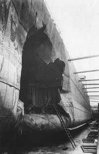 Vista de los daños causados al Mercante Holandés SS Mijdrecht