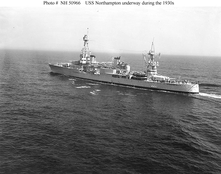 El USS Northampton navegando en 1930
