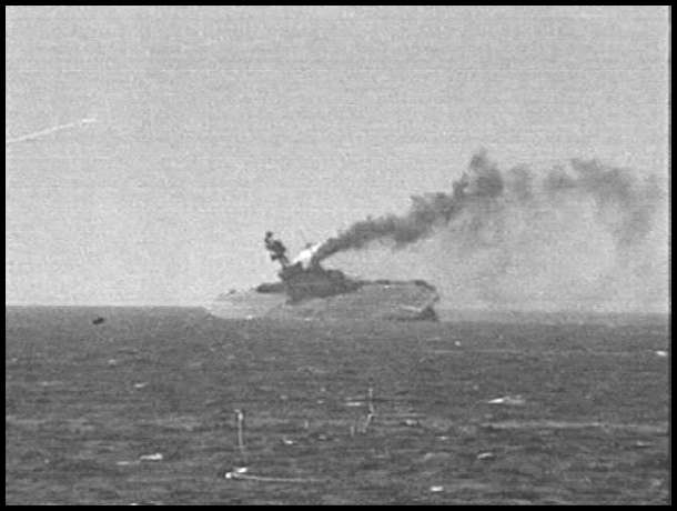 El hundimiento del HMS Eagle durante la operación pedestal