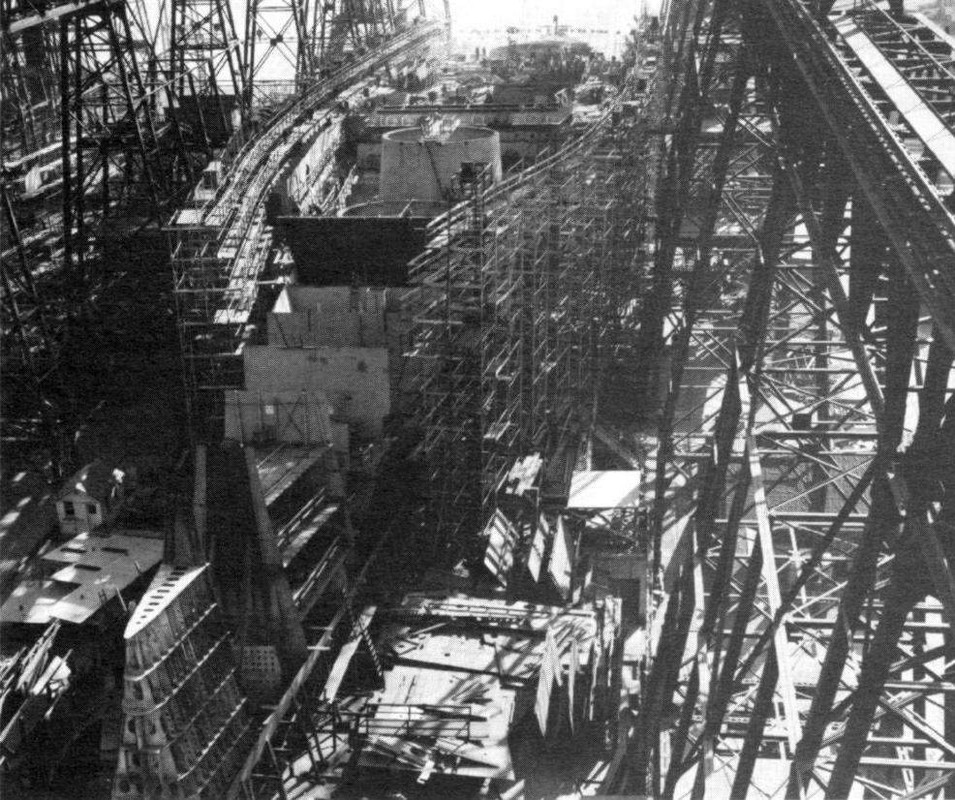 El USS Wisconsin BB-64 durante su construcción