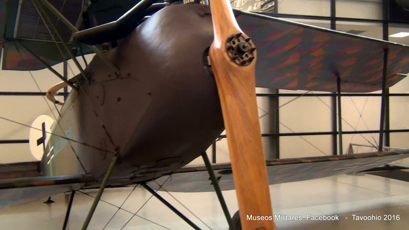 Este avión fue restaurado de partes de varios CL.IV. Pero se tiene pleno conocimiento que su fuselaje, que aún conserva sus colores originales, participó activamente en la WWI.  Su número de serie es 8130. El museo aún posee varios repuestos originales de este avión que nunca han sido utilizados.