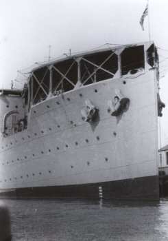 El Argus a mediados de los años veinte en su papel de buque de adiestramiento, su aspecto no disfraza el hecho de ser una conversión de un barco de pasajeros