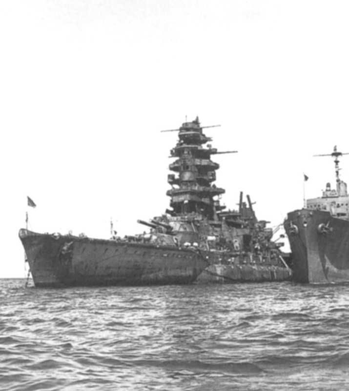 El Acorazado Nagato en el atolón de Bikini, en julio de 1946