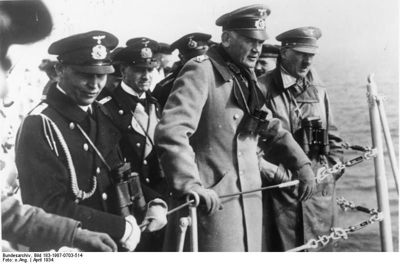 Hitler, Von Blomberg y Raeder en el Deutschland