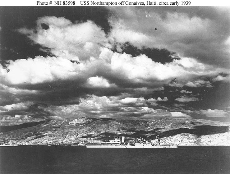 El USS Northampton en 1939 en Hawai