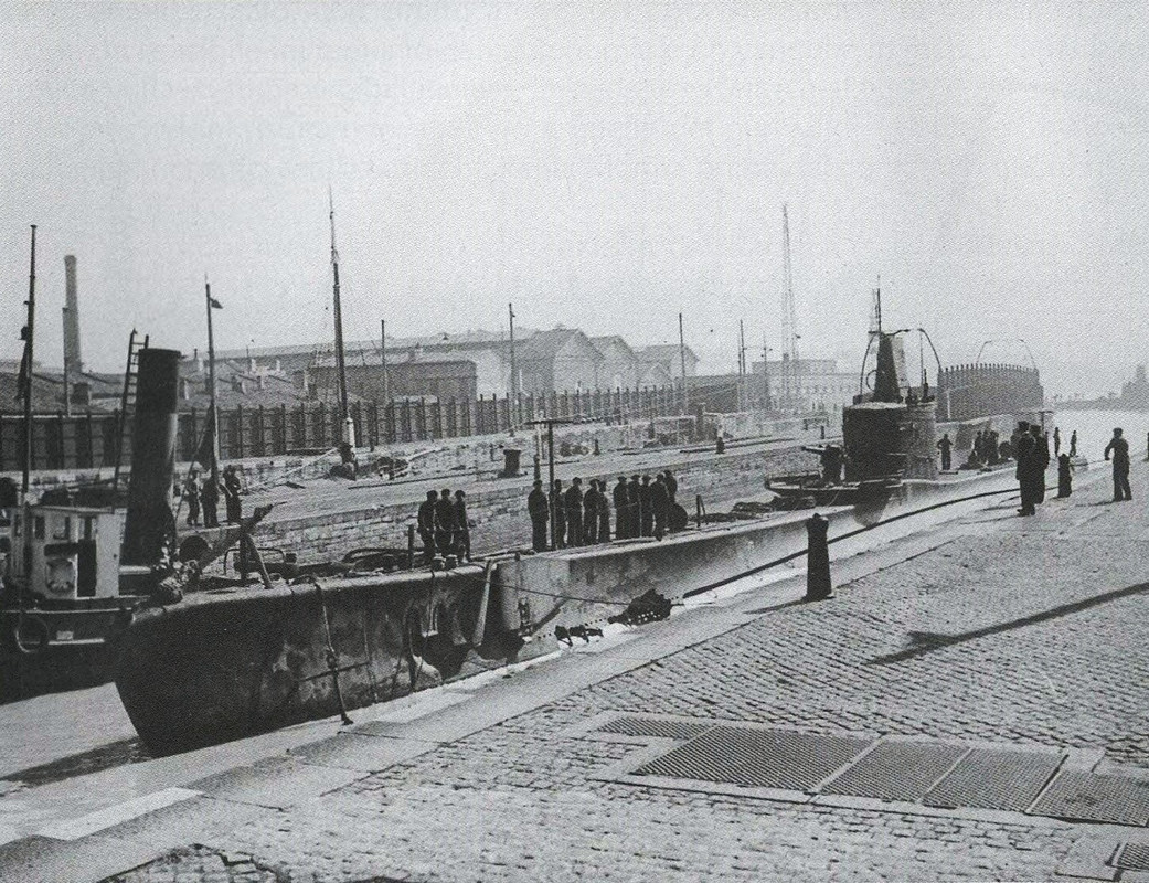 El Torelli en el puerto de Burdeos, el 5 de octubre de 1940