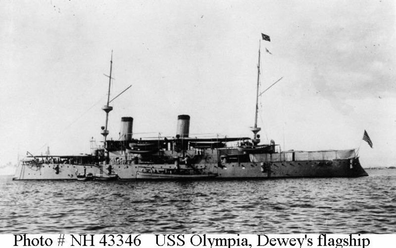 Fotografía tomada entre los años de 1898 o 1899, cuando servía como buque bandera del Almirante George Dewey, quien para esa época era el Comandante en Jefe del Escuadrón de Asia