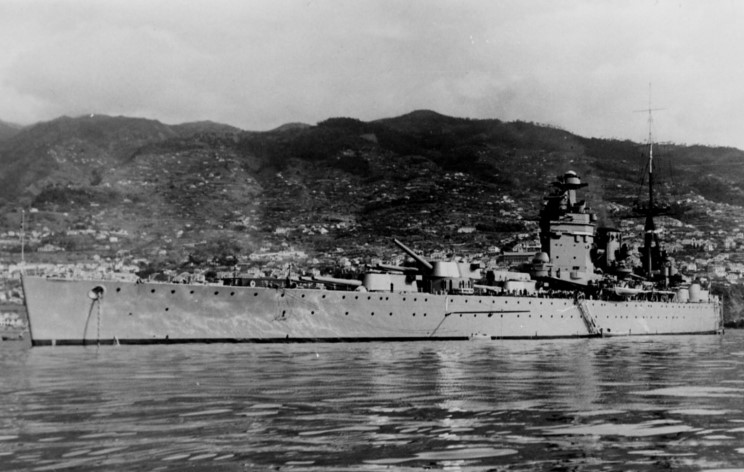 HMS Rodney en Funchal, en la Isla de Madeira en 1937