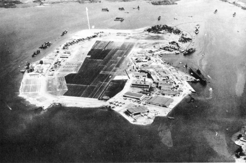 10 de octubre de 1941. Vista aérea hacia el norte en Ford Island