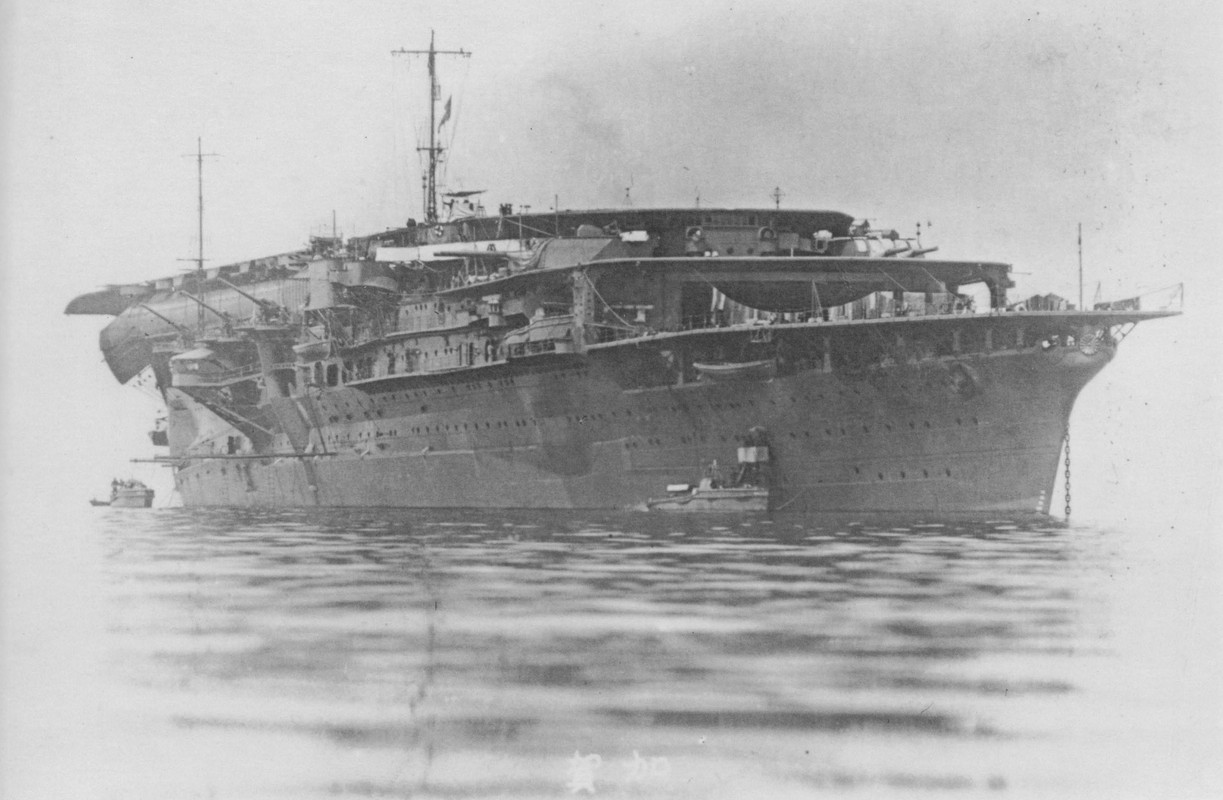 El IJN Kaga durante sus pruebas de mar en Tateyama, el 15 de septiembre de 1928