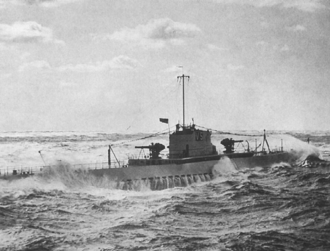 Foto de preguerra del Narwhal SS-167 en alta mar