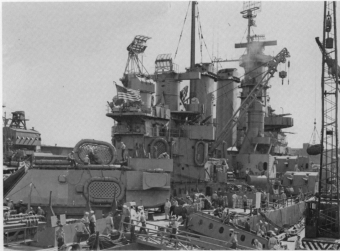 El USS North Carolina BB-55 el 15 de noviembre de 1942