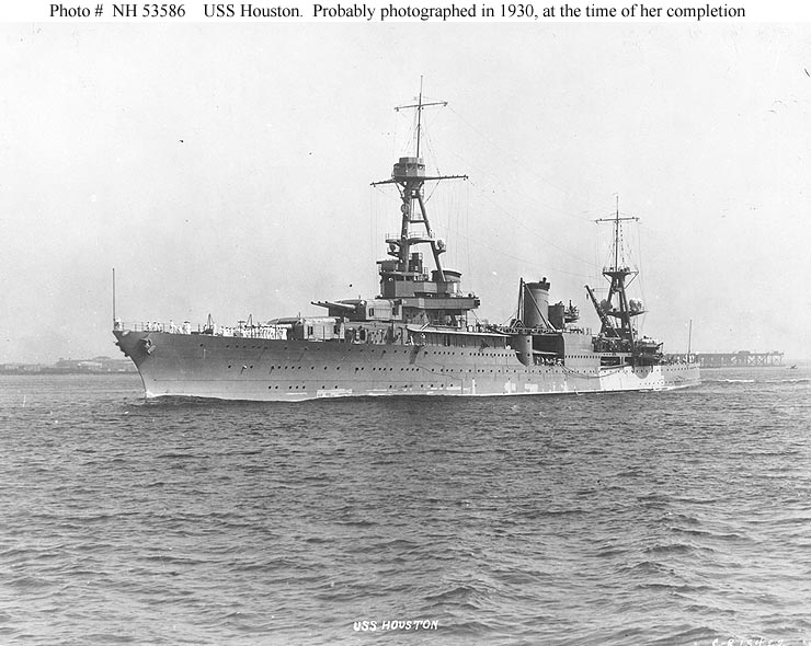 USS Houston CL 30 probablemente fotografiada en 1930, en el momento de su finalización