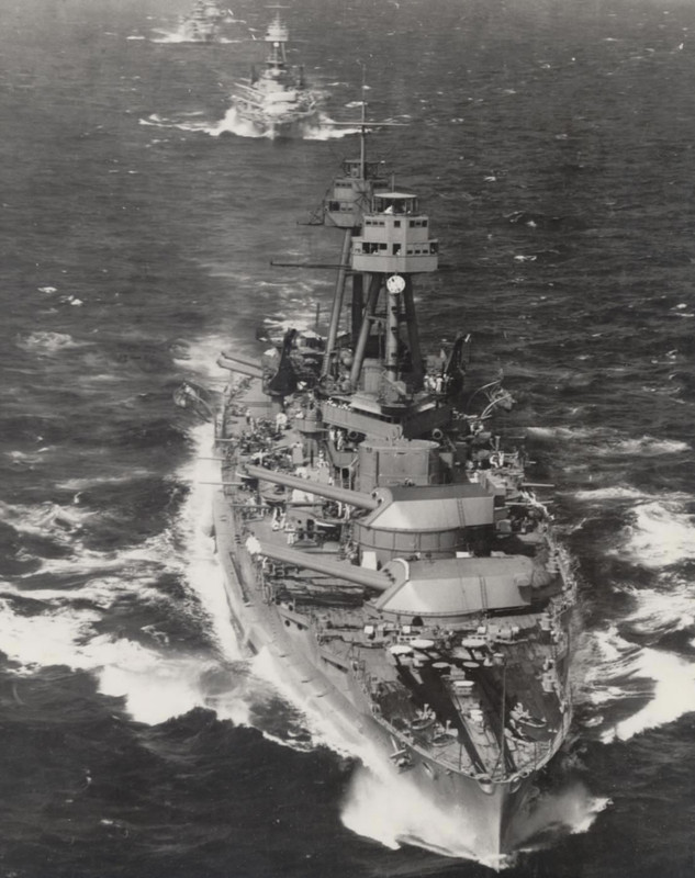 Vista del USS Oklahoma BB-37 hacia 1930