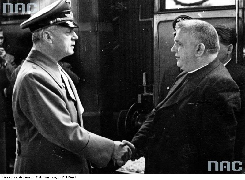 Jozef Tiso, derecha, junto al ministro de Exteriores alemán, Von Ribbentrop