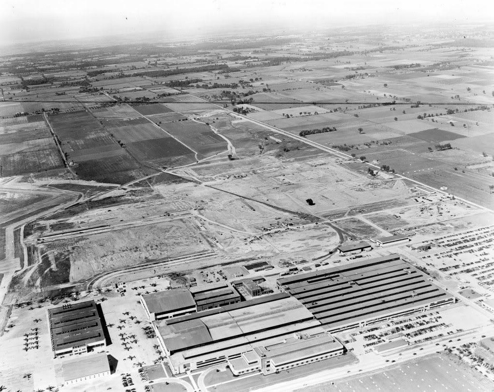 Vista General de la Planta de Ensamblaje del P-39 en Wheatfield, New York