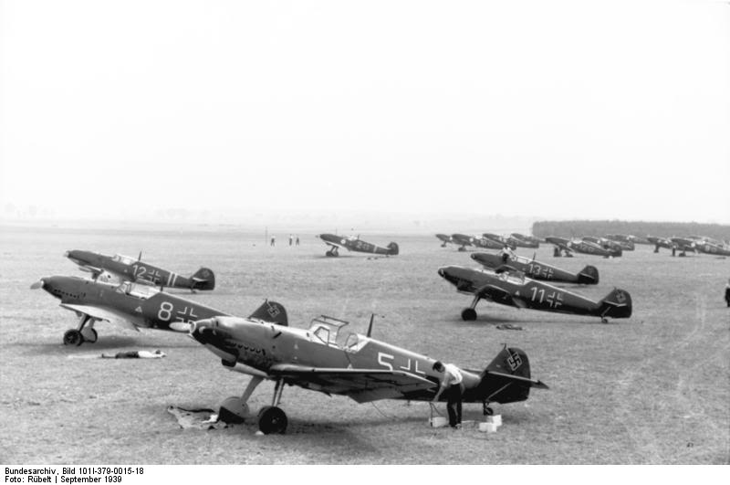 Bf-109 B en un campo de aviación, Polonia. Septiembre de 1939