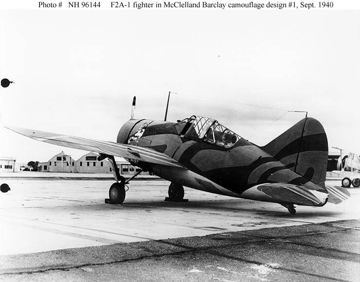 Un F2A-1 en McClelland Barclay con pintura de camuflaje, septiembre de 1940
