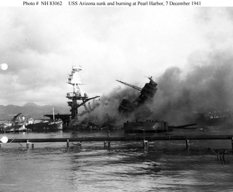 El USS Arizona después del ataque