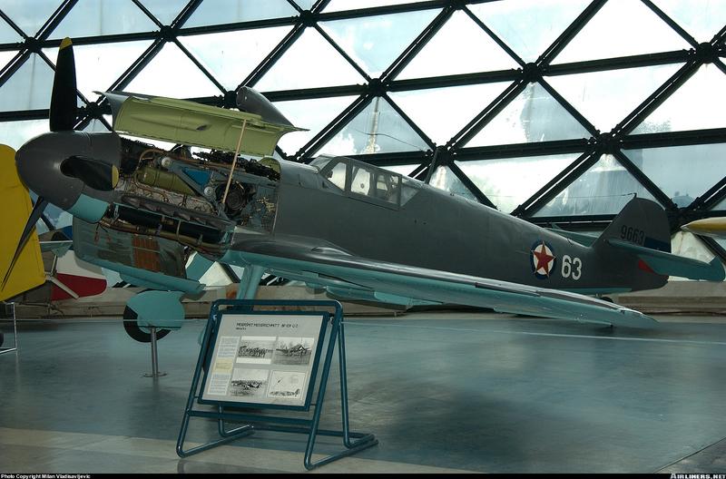 Messerschmitt Bf 109G-2 con número de Serie 14792 63 conservado en el Yugoslavian Aviation Museum en Belgrado, Yugoslavia